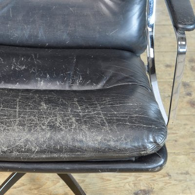 Leather Lounge Chair, 1970s-IW-868281