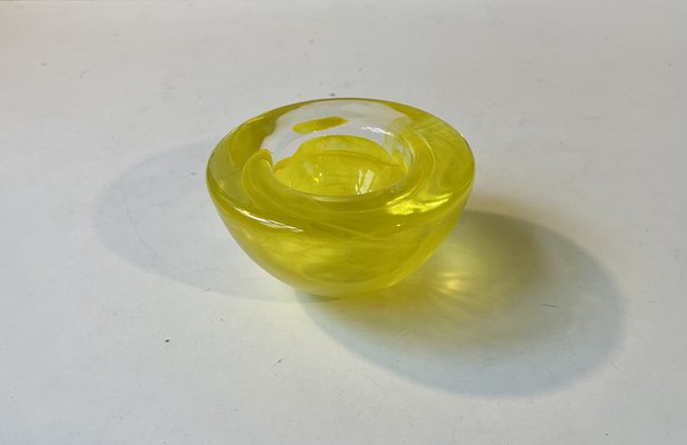 Lemon Atoll Art Glass Bowl by Anna Ehrner for Kosta Boda, 1980s-LCR-2043872