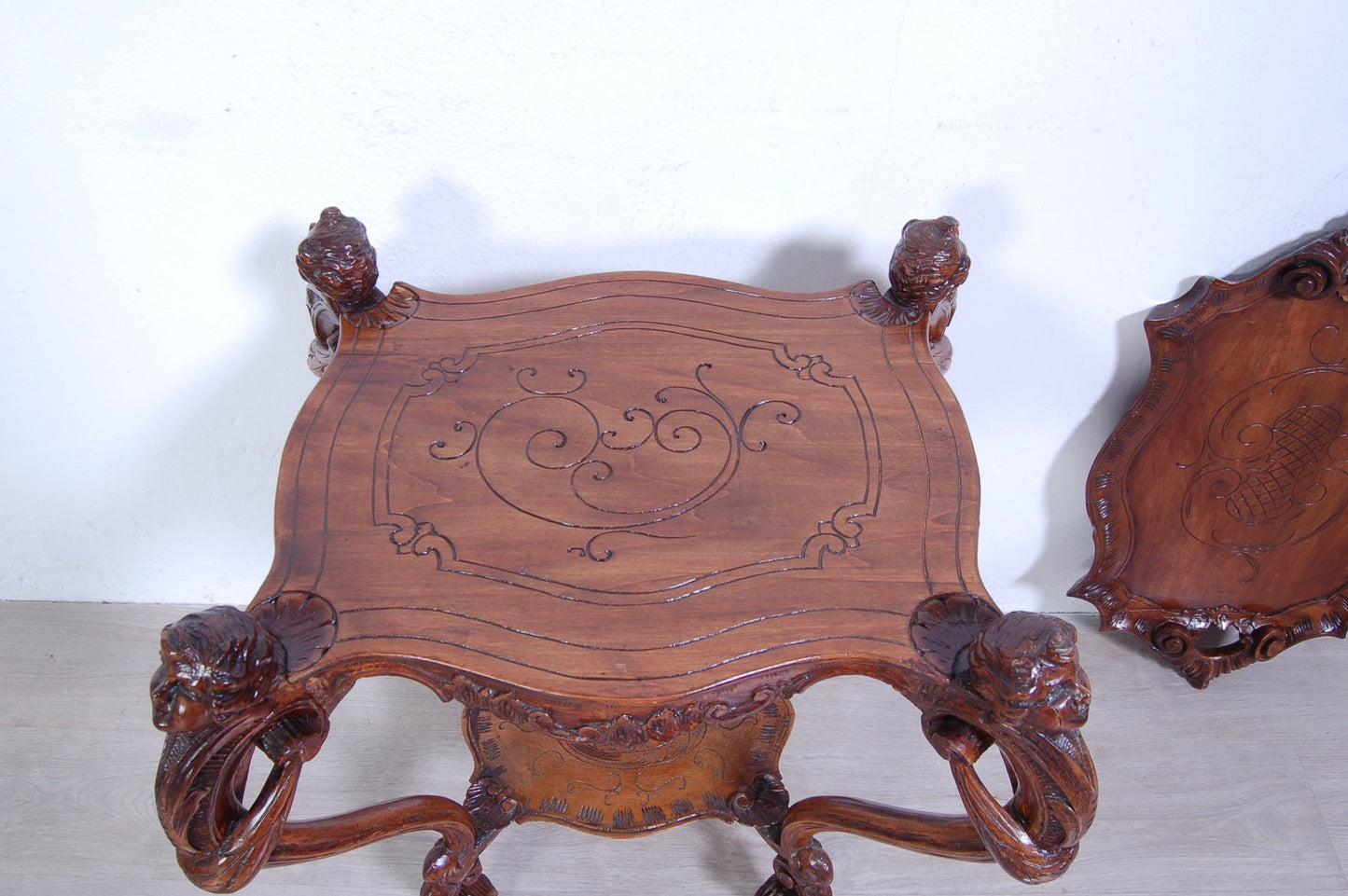 Living Room Tea Table with Tray in Carved Walnut, 1800s