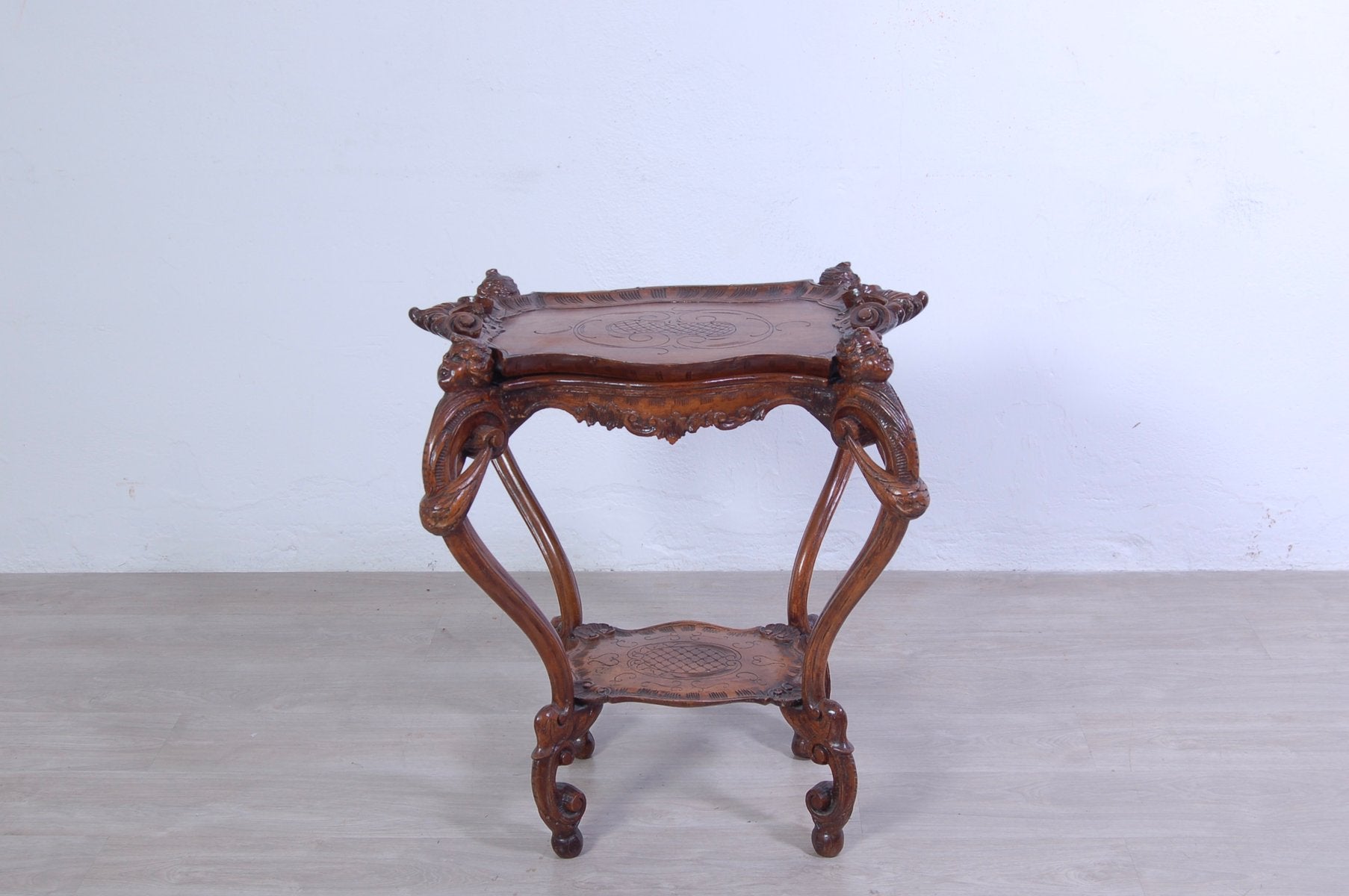 Living Room Tea Table with Tray in Carved Walnut, 1800s