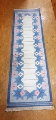 Long Swedish Blue and White Röllakan Rug by Elsa Ekholm, 1950s-QDP-1393185