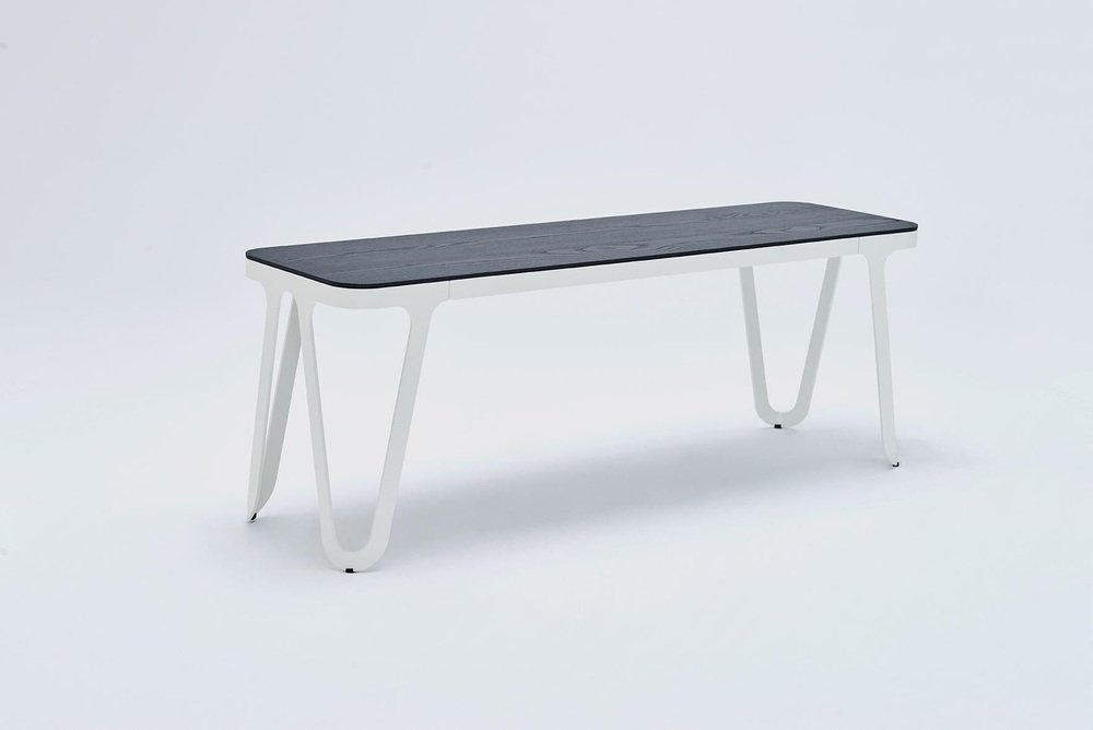 Loop Bench 160 Oak by Sebastian Scherer