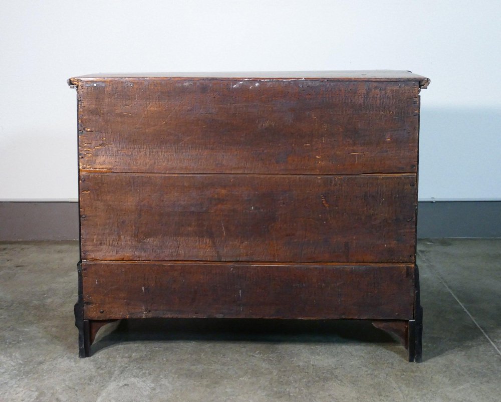 Louis XIV Lombard Dresser in Walnut and Burl, Early 1700s