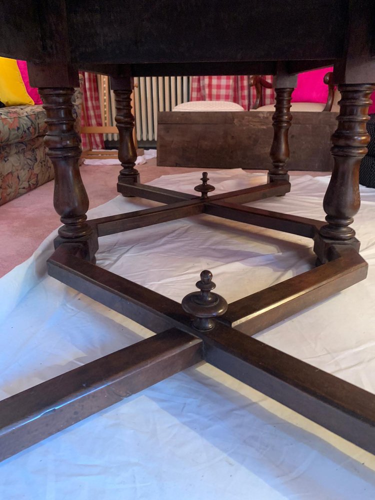 Louis XIV Veneto Table in Walnut