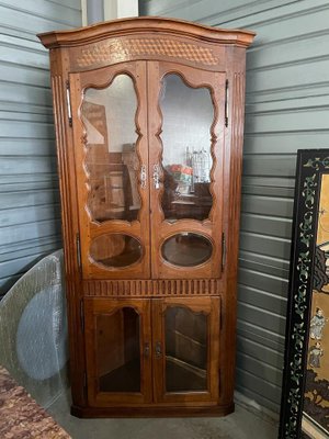 Louis XV Walnut Showcase Corner Cabinet with Cubic Marquetry by Oeben, 18th Century-UQL-941883