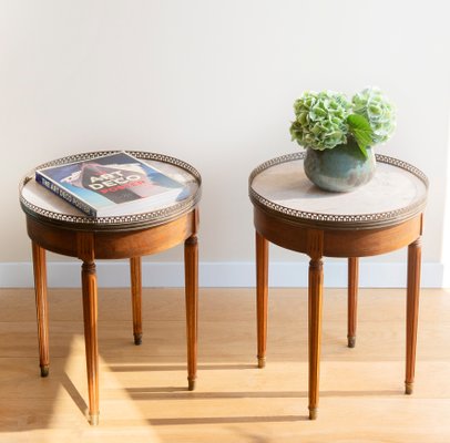 Louis XVI French Bouillotte Round Side Table in Mahogany Wood, Marble Top & Brass Edge, 1920s-BJS-2026984