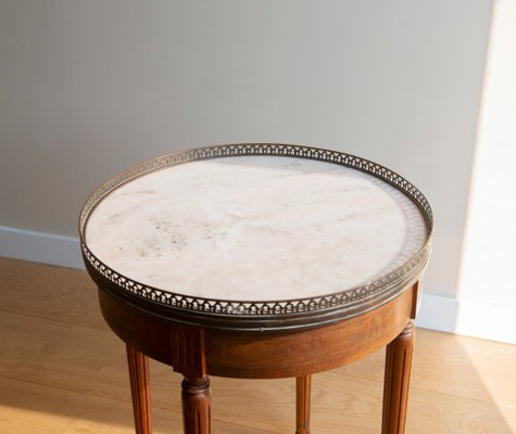 Louis XVI French Bouillotte Round Side Table in Mahogany Wood, Marble Top & Brass Edge, 1920s-BJS-2026984