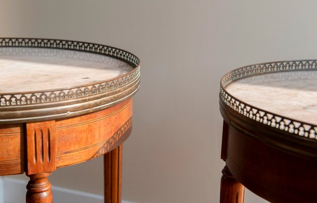 Louis XVI French Bouillotte Round Side Table in Mahogany Wood, Marble Top & Brass Edge, 1920s-BJS-2026984