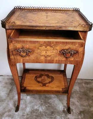 Louis XVI Style Nightstand in Walnut with Legs and Drawer-QRS-1309805