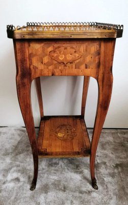 Louis XVI Style Nightstand in Walnut with Legs and Drawer-QRS-1309805