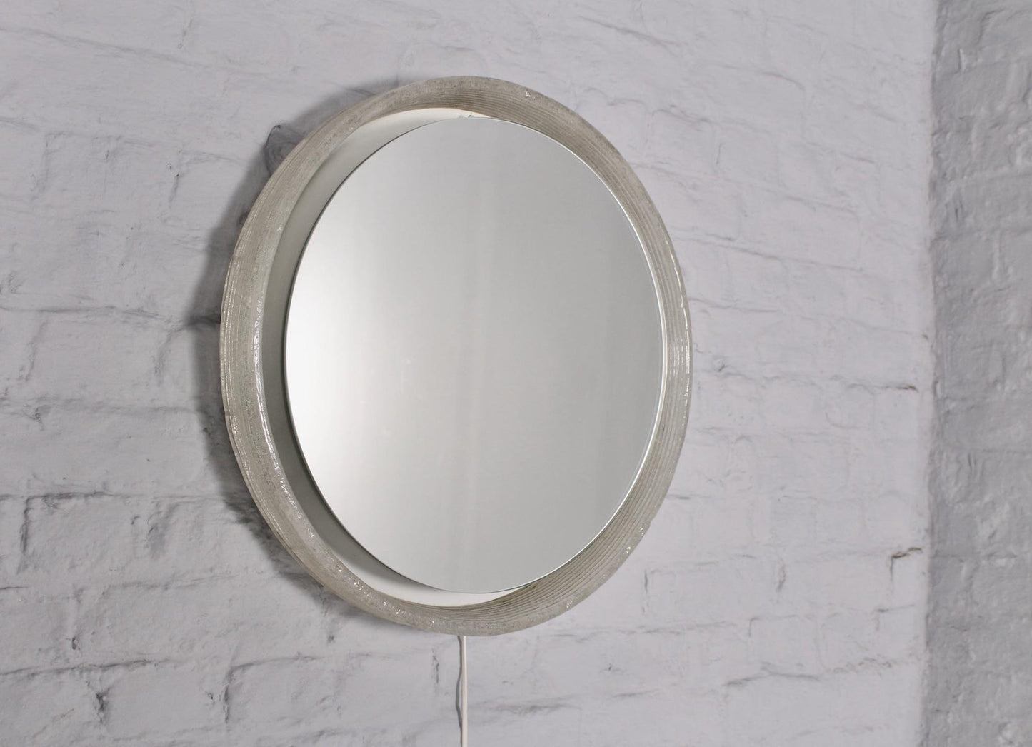 Luminous Round Mirror in Acrylic Glass