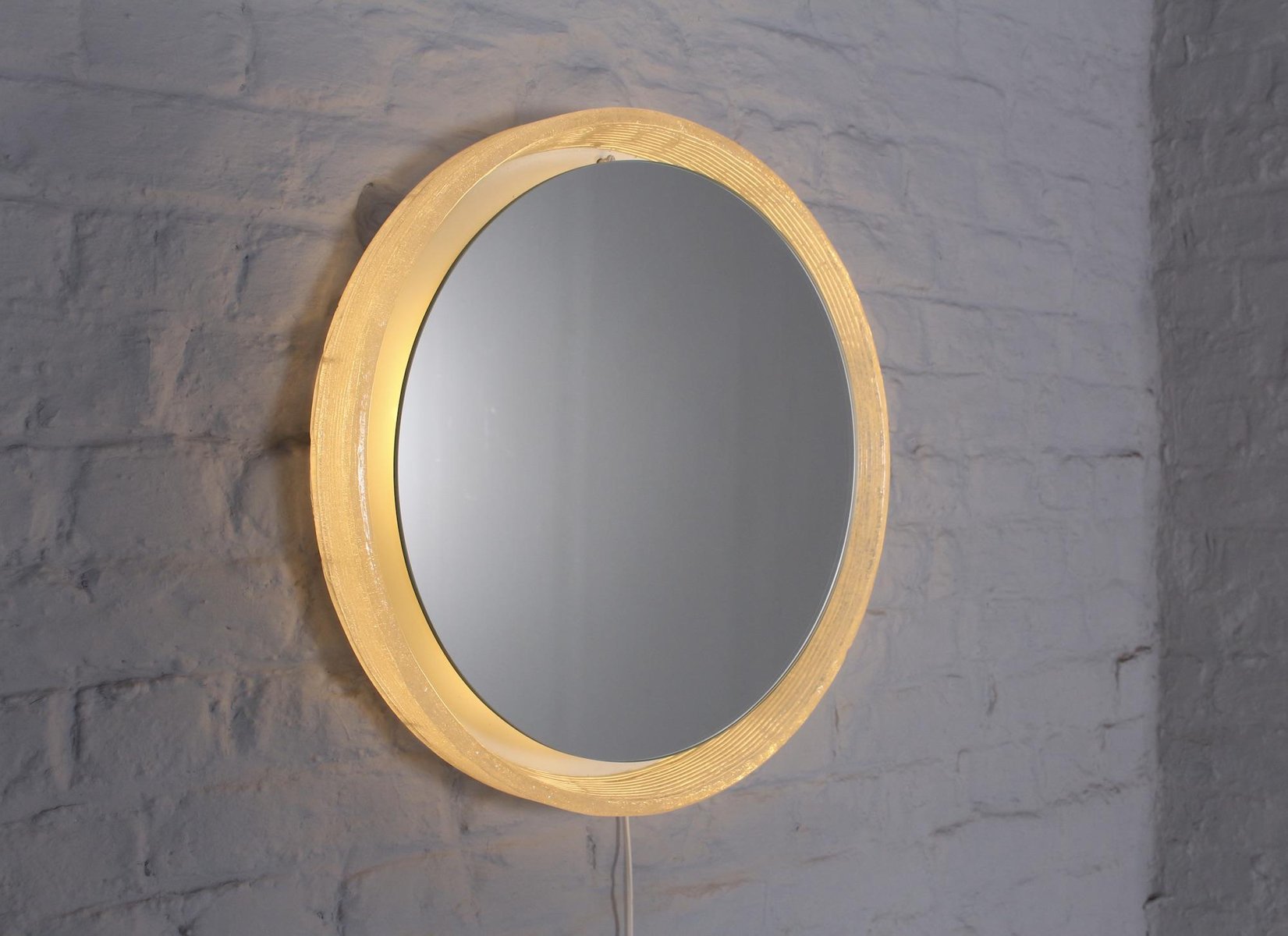 Luminous Round Mirror in Acrylic Glass