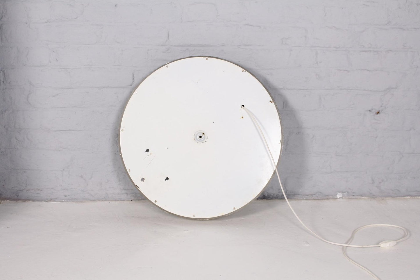 Luminous Round Mirror in Acrylic Glass