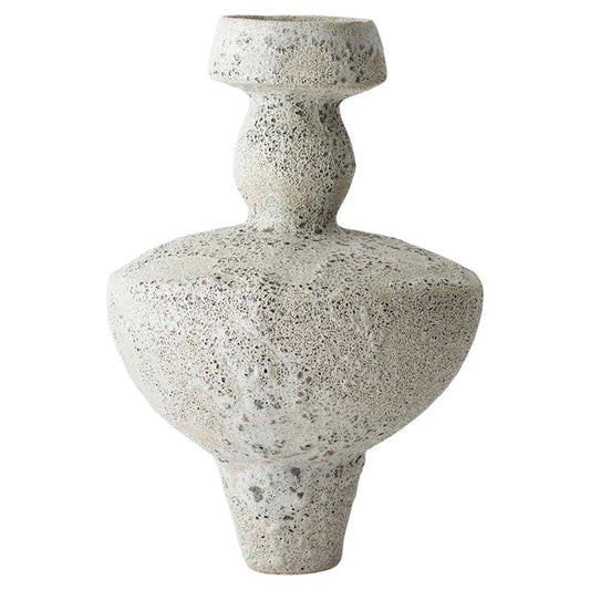 Lydonón Grainto Stoneo Vase by Raquel Petal and Pedro Peace