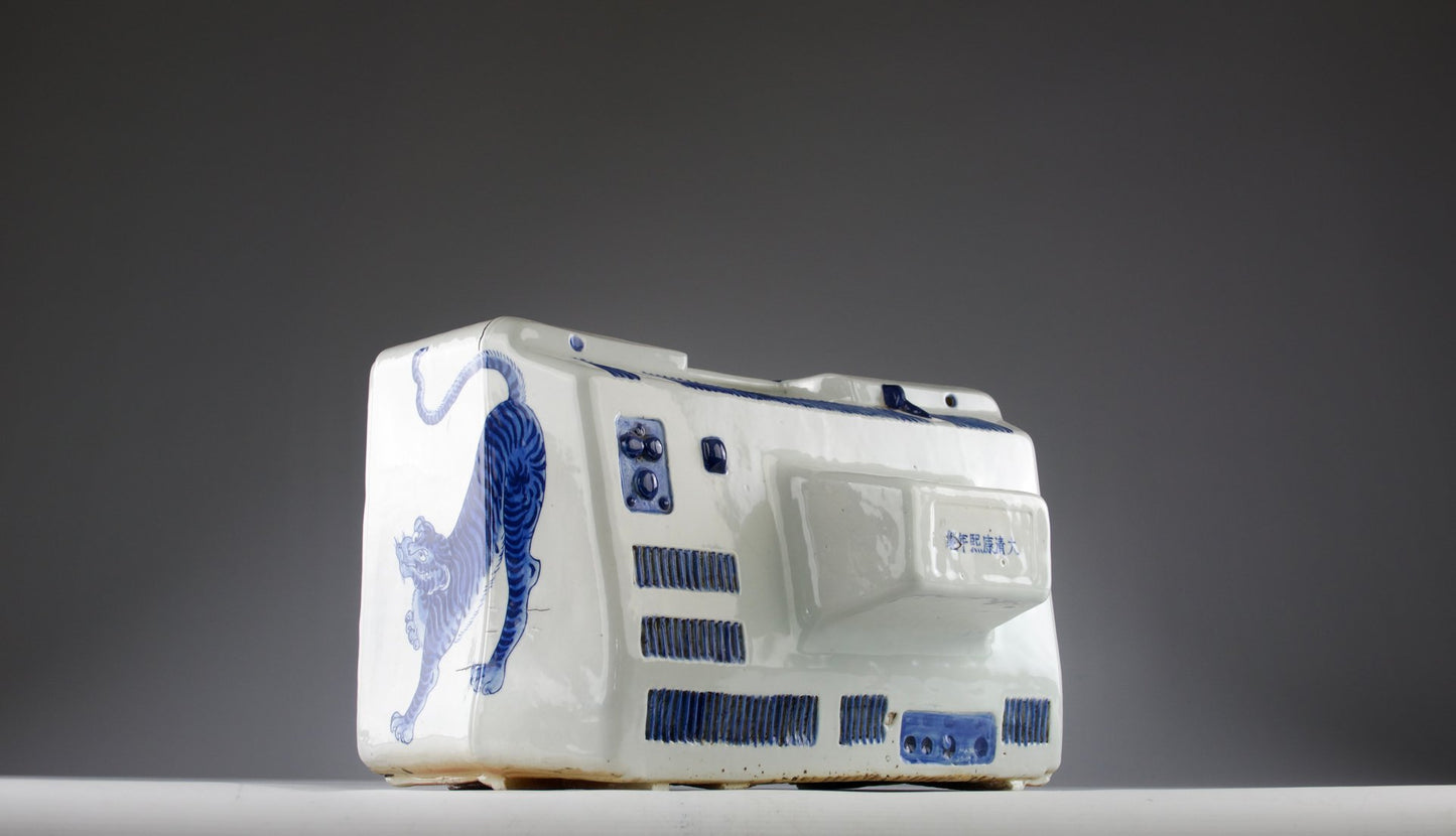 Ma Jun, New China Series TV Sculpture, 2005, Ceramic