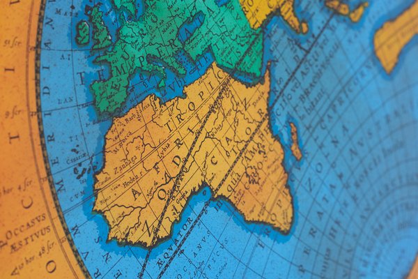 Mahogany Campaign Geographic Globe Table, 1960s-GCG-1330661