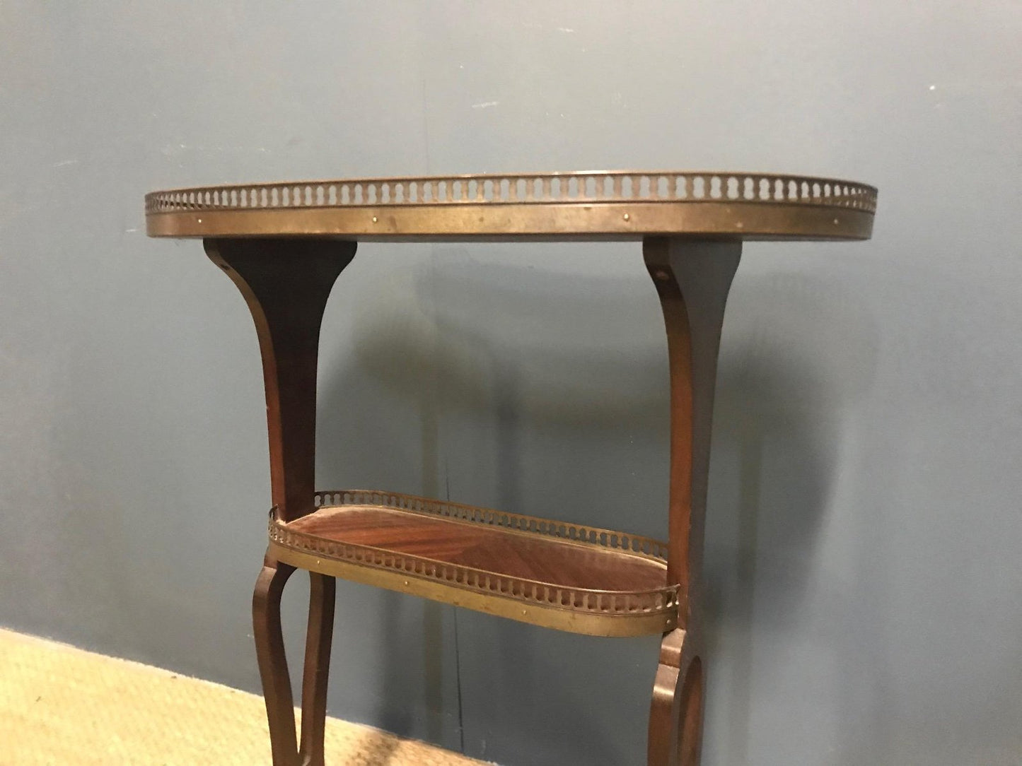 Mahogany Gallery Roofing Table