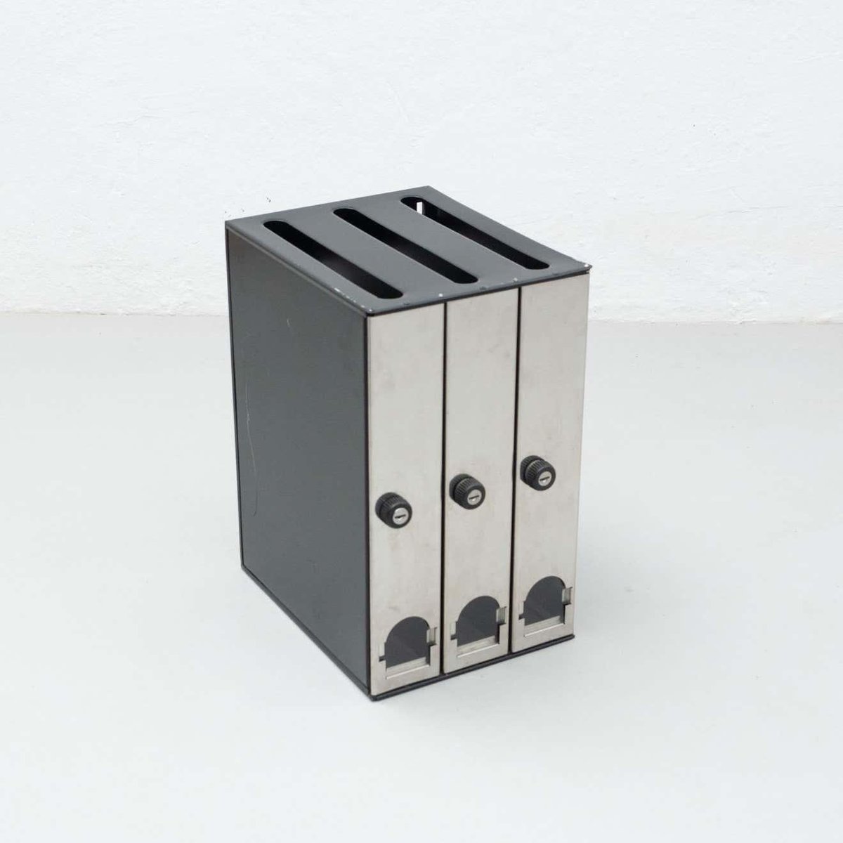 Mailbox by Oscar Tusquets and Lluis Clotet for Bd Barcelona, ​​1984