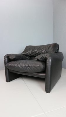 Maralunga Black Leather Lounge Chair by Vico Magistretti for Cassina, 1980s-DT-2026226