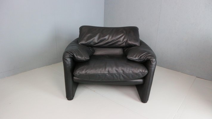 Maralunga Black Leather Lounge Chair by Vico Magistretti for Cassina, 1980s-DT-2026226