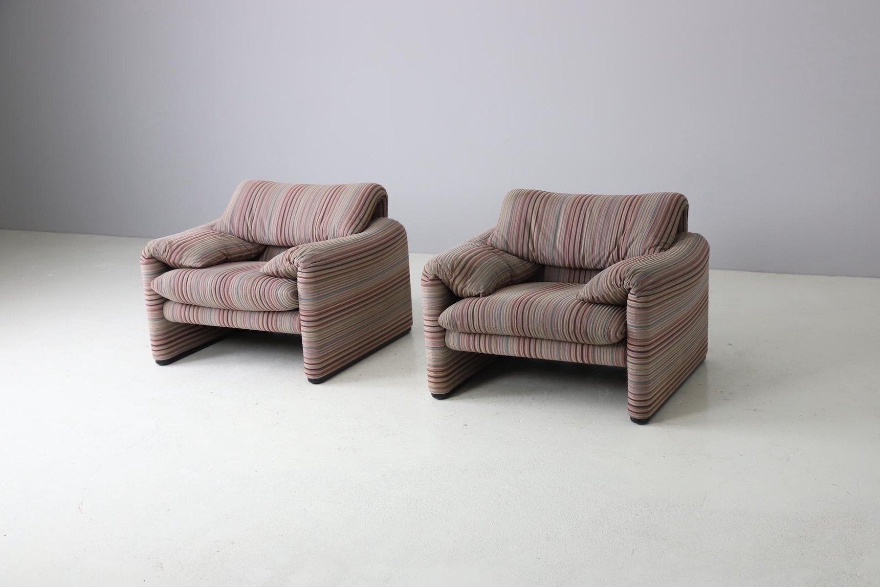 Maralunga Lounge Chairs by Vico Magistretti for Cassina, 1980