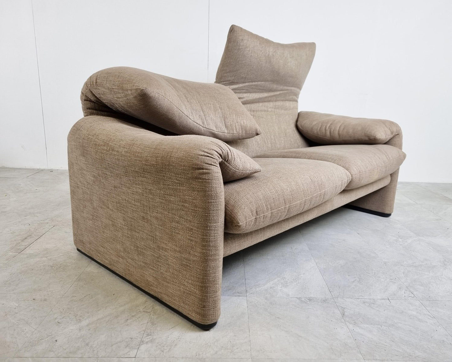 Maralunga Sofa by Vico Magistretti for Cassina