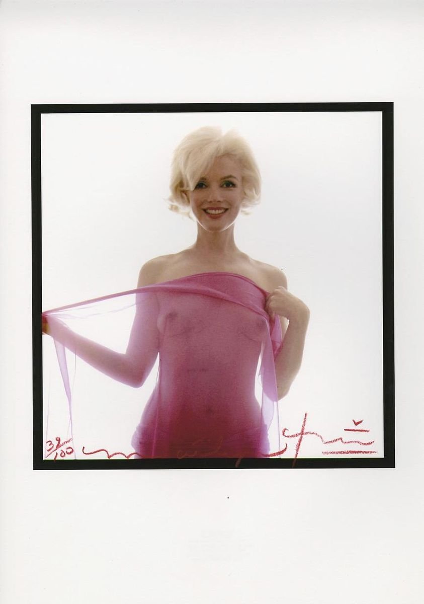 Marilyn Monroe nude in the fascia scarf by Bert Stern 2012