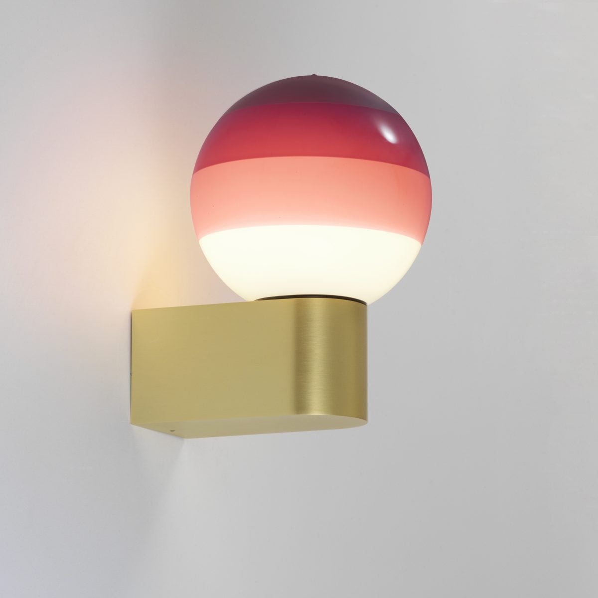 DIPPING LIGHT A1 - LED blown glass wall light with metal base