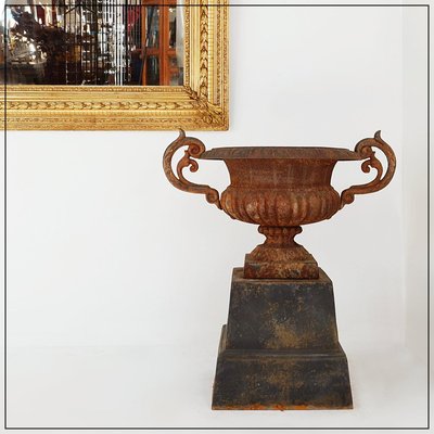 Medici Vase in Cast Iron-NYF-2019127