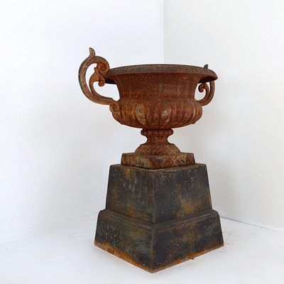 Medici Vase in Cast Iron-NYF-2019127