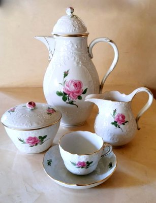 Meissen Porcelain Pink Roses and Embossed Decorations Coffee Service with 11 Cups, Set of 25-QRS-1117505