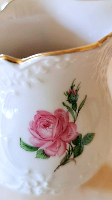 Meissen Porcelain Pink Roses and Embossed Decorations Coffee Service with 11 Cups, Set of 25-QRS-1117505