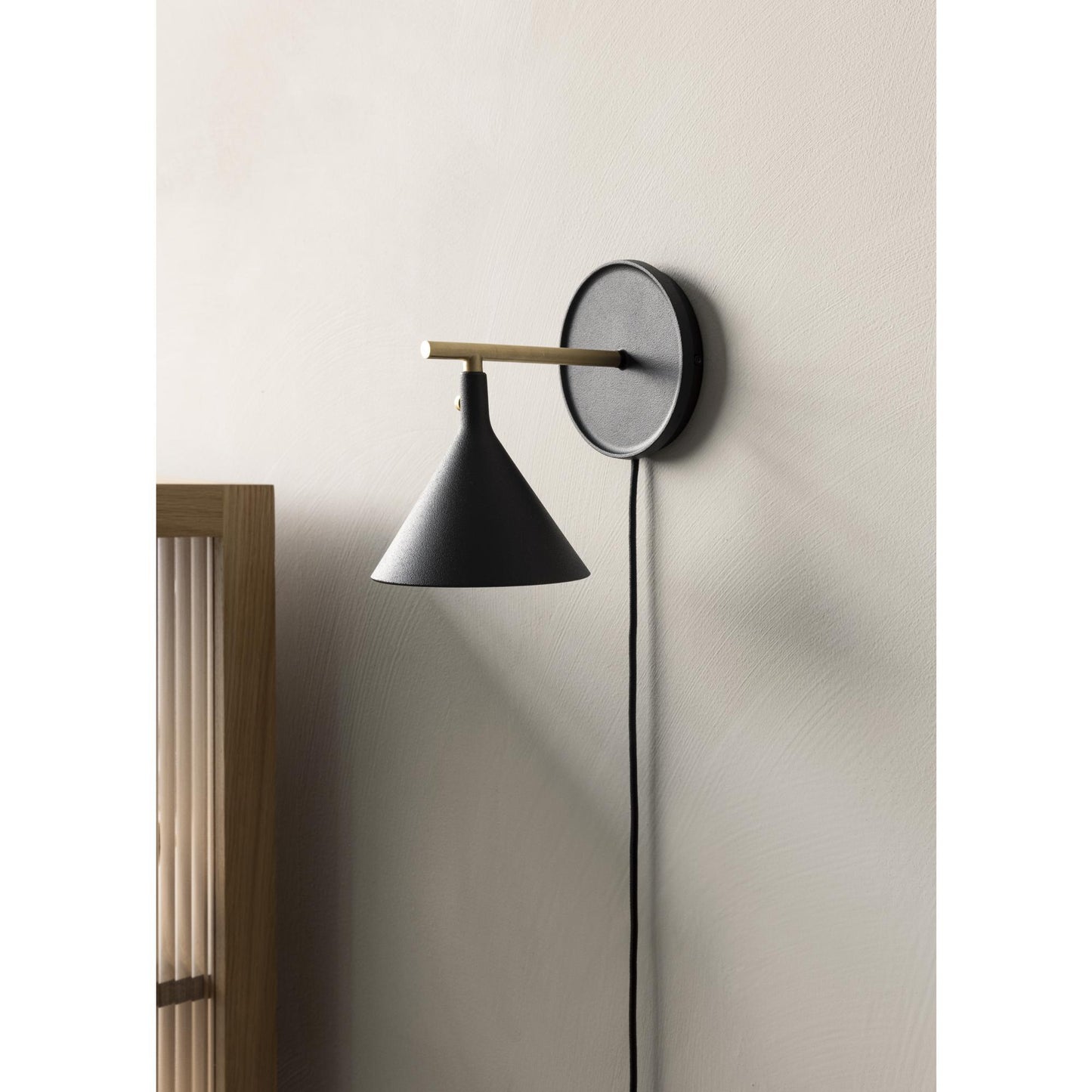 Audo Cast Sconce Wall Lamp M. Diffuser Black