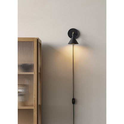 Audo Cast Sconce Wall Lamp M. Diffuser Black