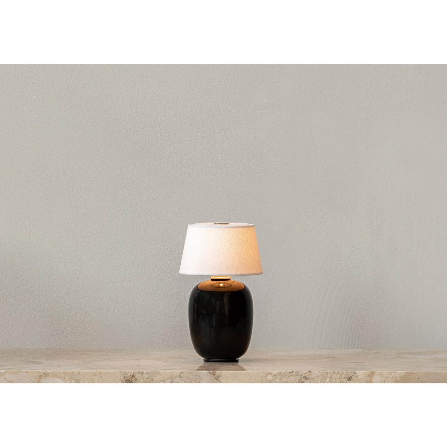 Audo Torso 57 Table Lamp Black/ White