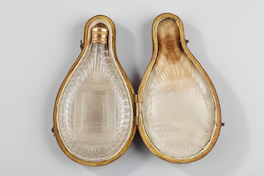 Mid-19th Century Perfume Flask in Cut Crystal with Gold Stopper