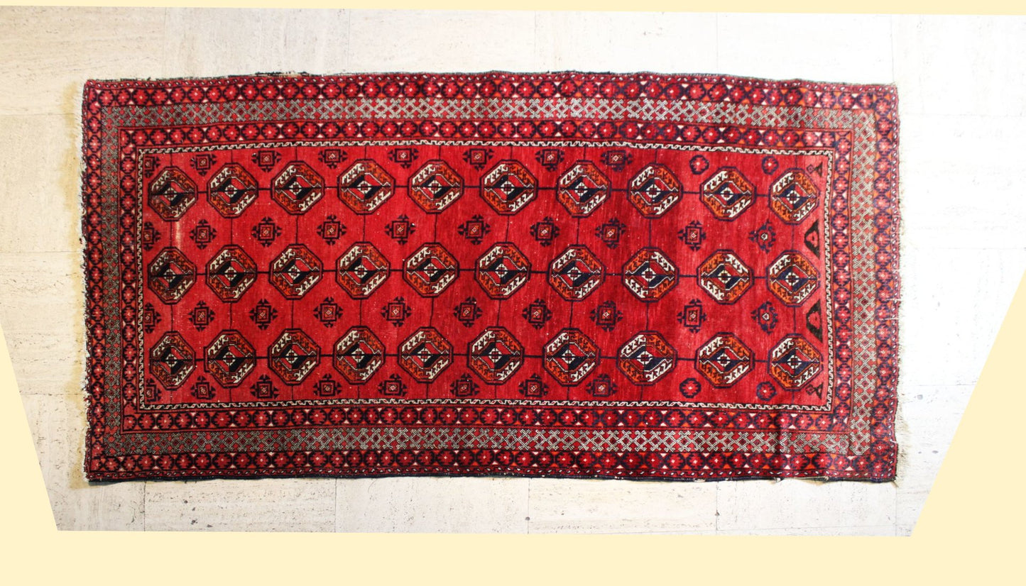 Mid-20th Century Tekké Rug, Turkmenistan