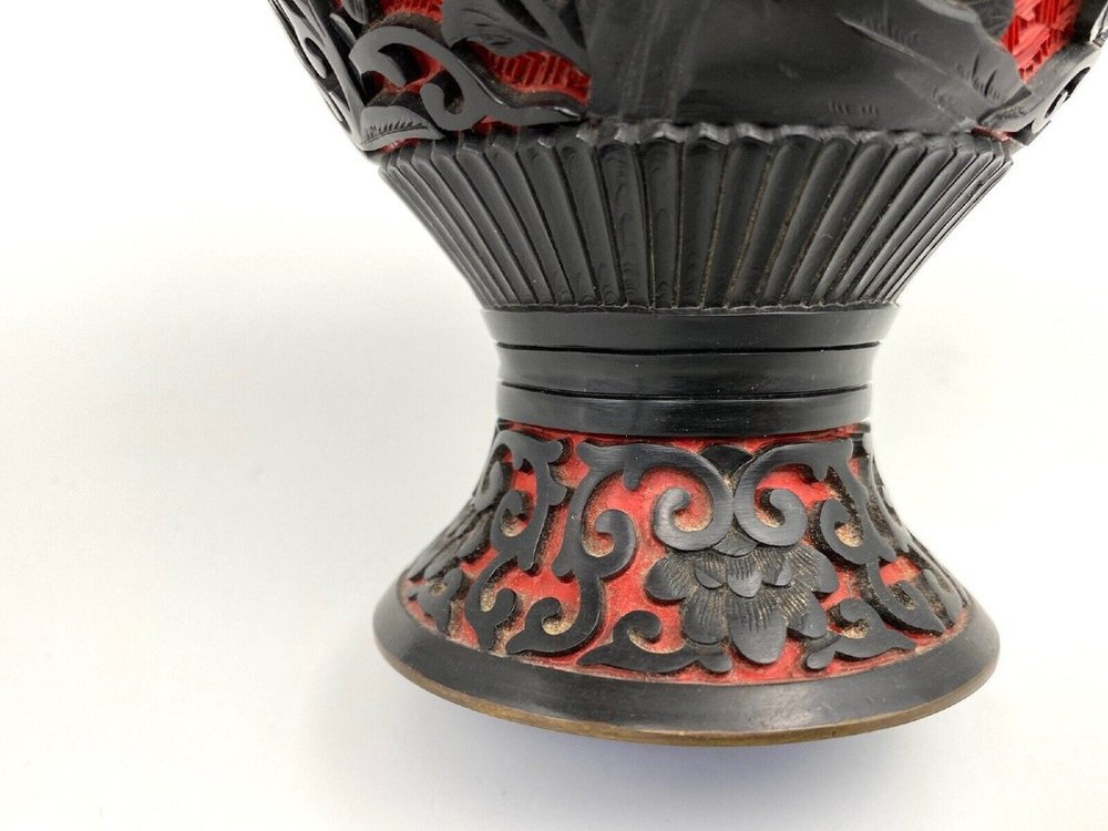 Mid-20th Century Vase in Cinnabar Lacquer in Red and Black Brass, China