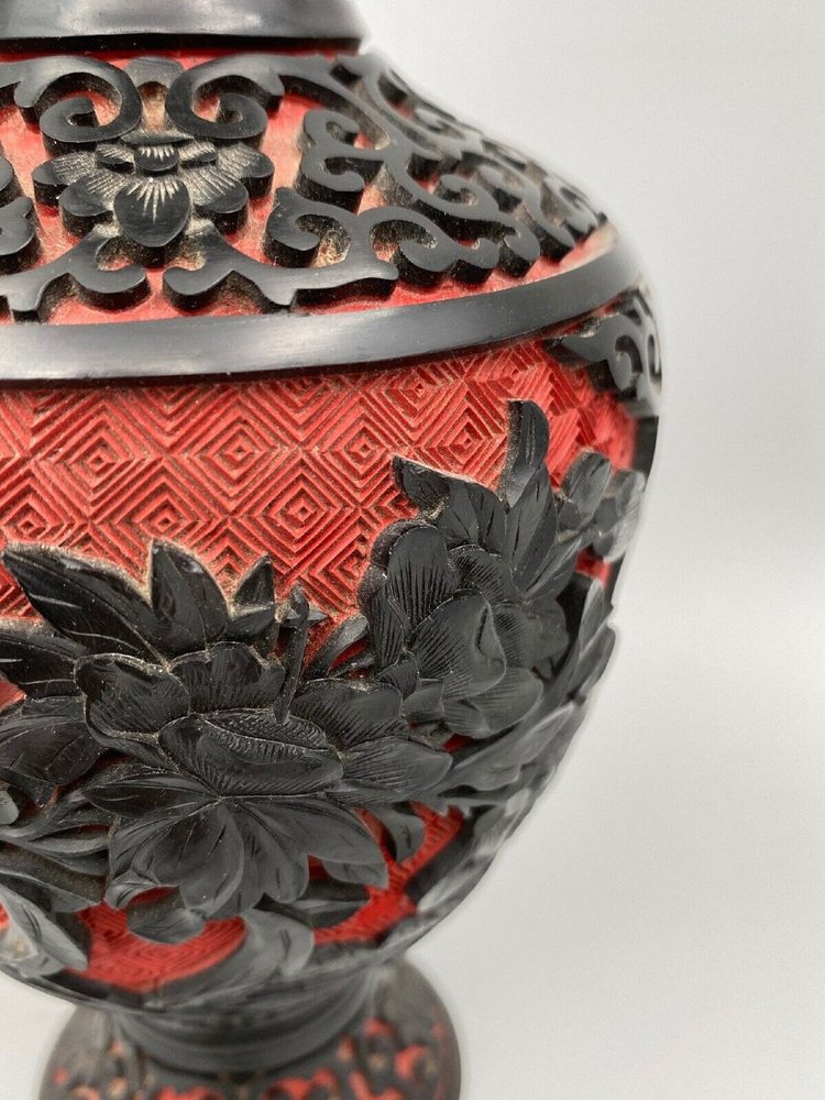 Mid-20th Century Vase in Cinnabar Lacquer in Red and Black Brass, China