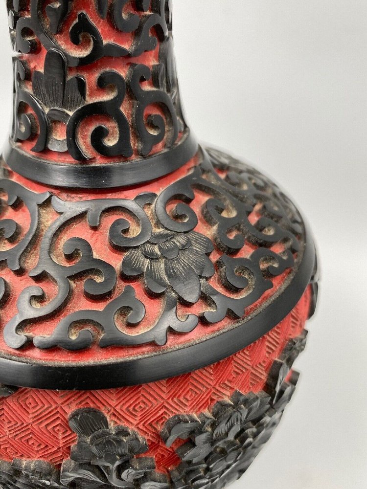 Mid-20th Century Vase in Cinnabar Lacquer in Red and Black Brass, China