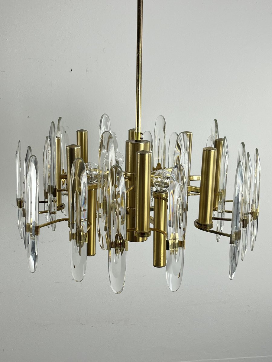 Mid-Century 12-Light Chandelier in Brass and Crystal attributed to Gaetano Sciolari, 1960s