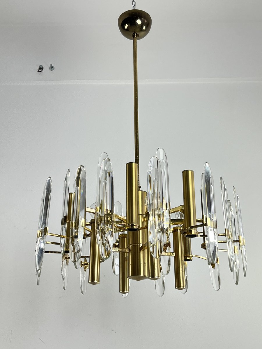 Mid-Century 12-Light Chandelier in Brass and Crystal attributed to Gaetano Sciolari, 1960s