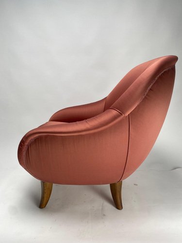 Mid-Century Armchair in Pink Satin in the style fo Gio Ponti, Italy, 1950s