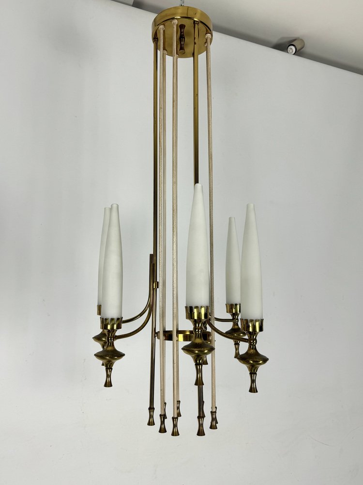 Mid-Century Brass and Opaline Glasses Chandelier from Arredoluce Monza, Italy, 1950s