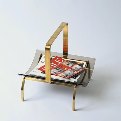 Mid-Century Brass and Smoked Glass Magazine Rack from Fontana Arte, Italy, 1960s-JDR-1195160