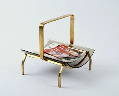 Mid-Century Brass and Smoked Glass Magazine Rack from Fontana Arte, Italy, 1960s-JDR-1195160