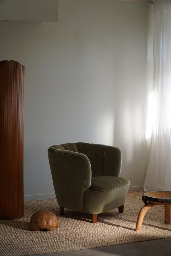 Mid-Century Danish Curved Club Chair in the style of Viggo Boesen, 1940s