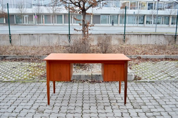 Mid-Century Danish Desk in Teak, 1960-UF-1371038