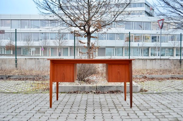 Mid-Century Danish Desk in Teak, 1960-UF-1371038