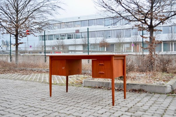 Mid-Century Danish Desk in Teak, 1960-UF-1371038